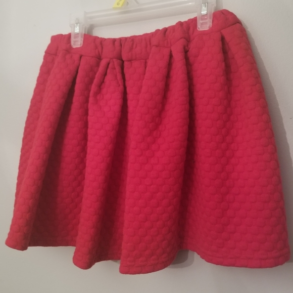 Fun red twirl skirt - Picture 1 of 3